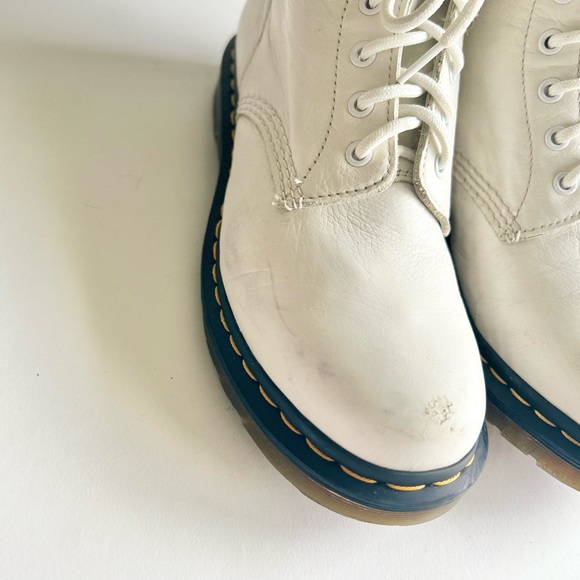 Dr. Martens 1460 Pascal White Genuine Leather Combat Boots size 9 - Picture 5 of 15